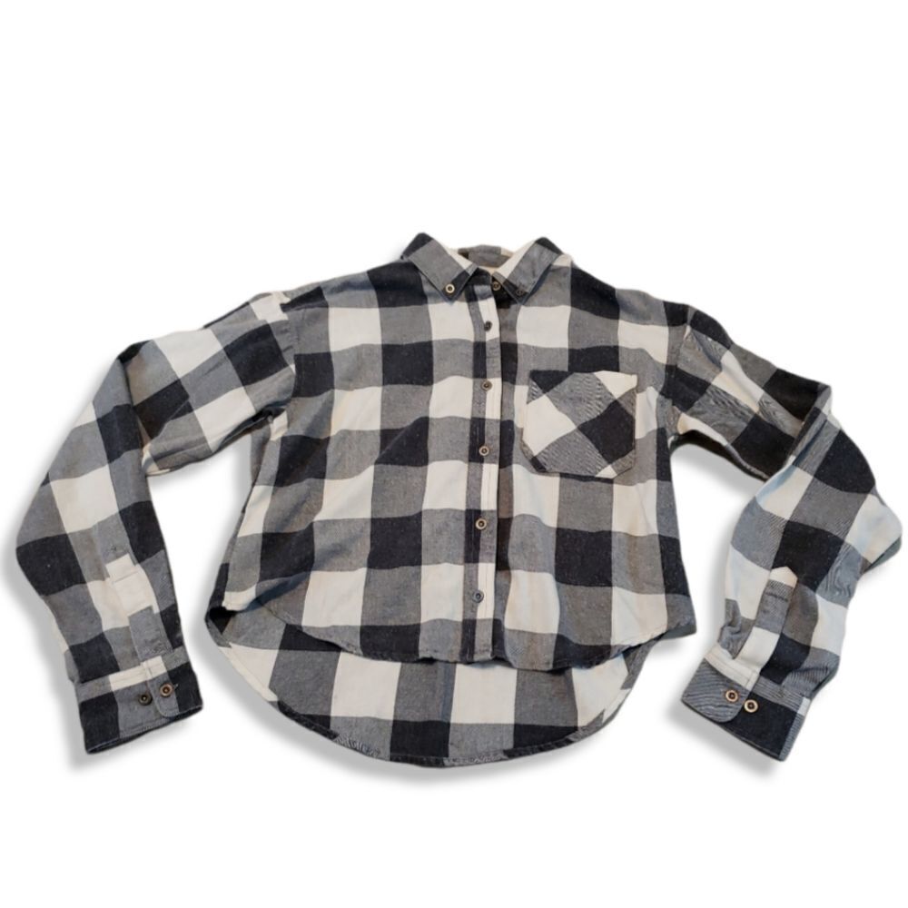 Chloe & Katie Top Size Small Long Sleeve Button Up Shirt Plaid Flannel Casual
